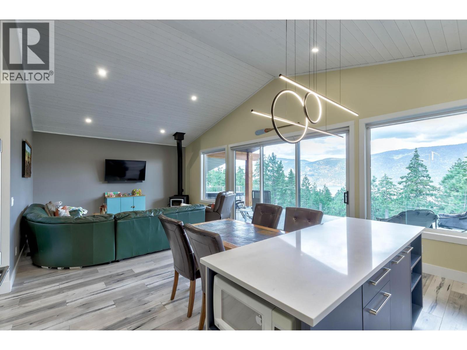4555 Ottley Road, Lake Country