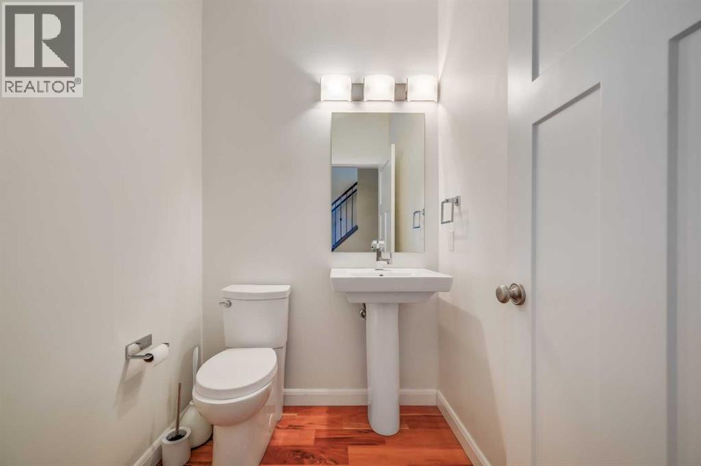 Single Family House for Sale in   Avenue NW Bowness Calgary 
