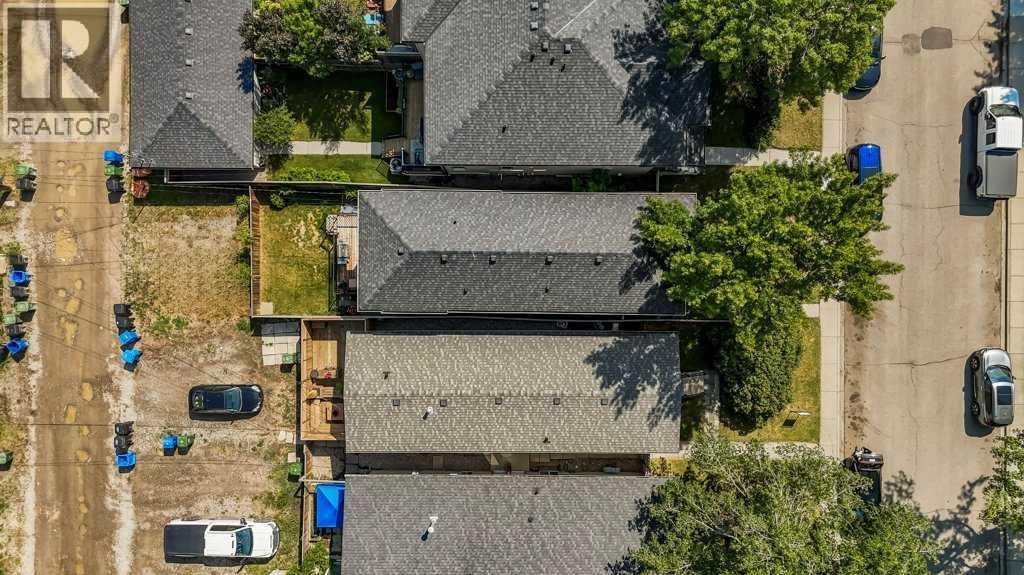Single Family House for Sale in   Avenue NW Bowness Calgary 