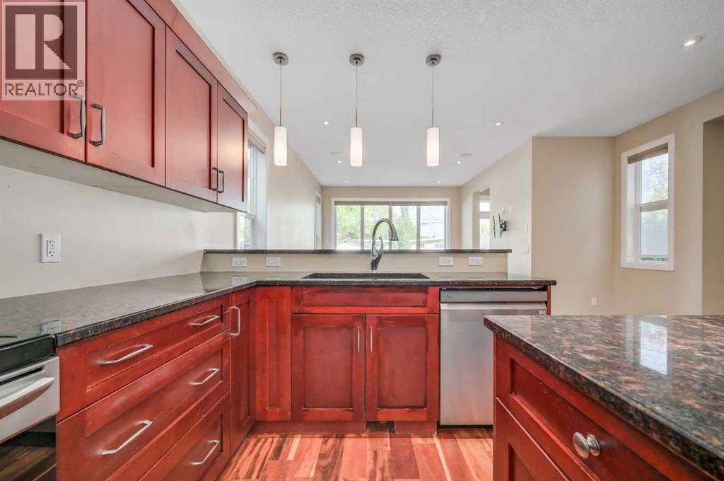 Single Family House for Sale in   Avenue NW Bowness Calgary 