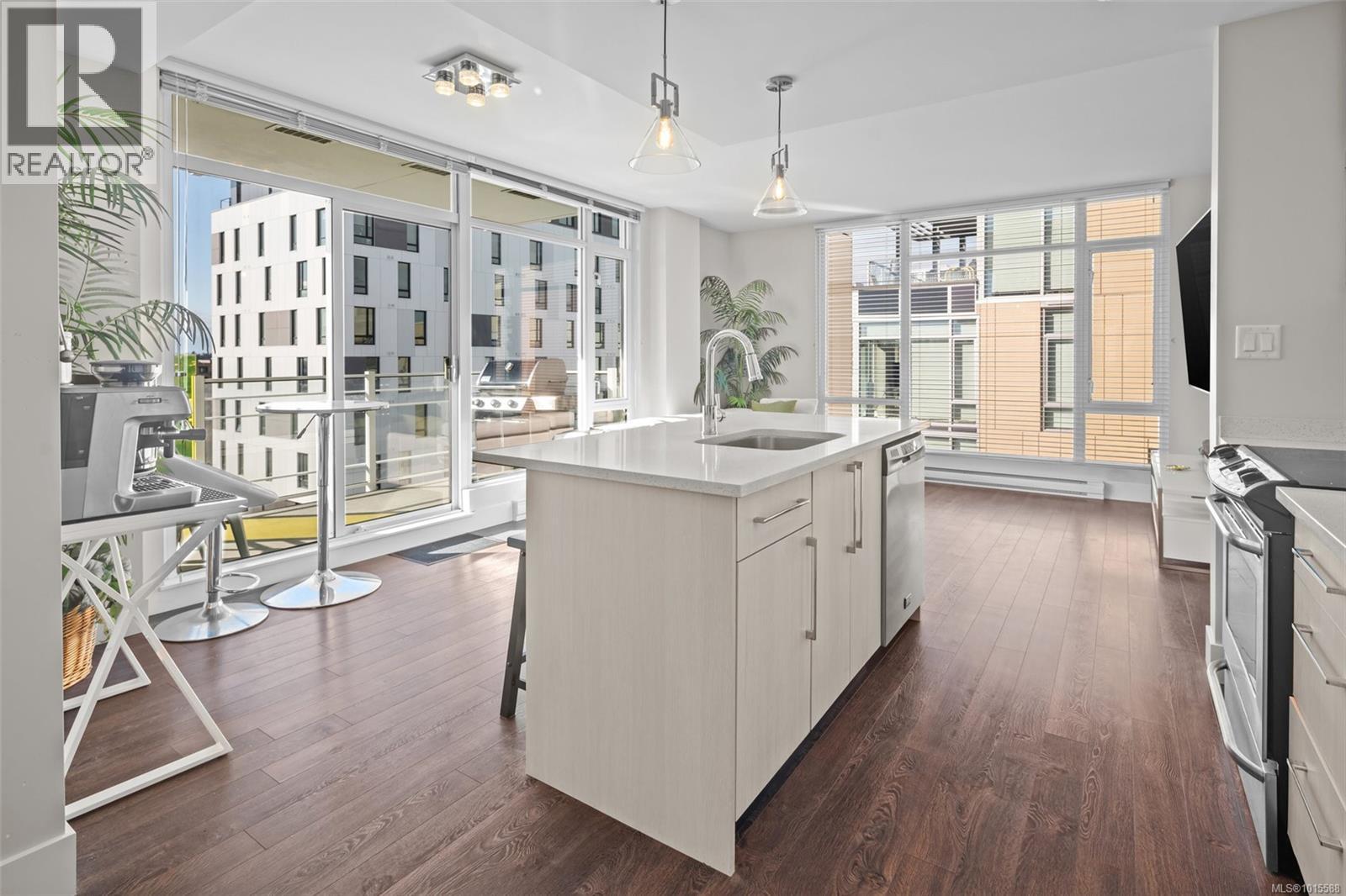 904 1090 Johnson Street, Victoria