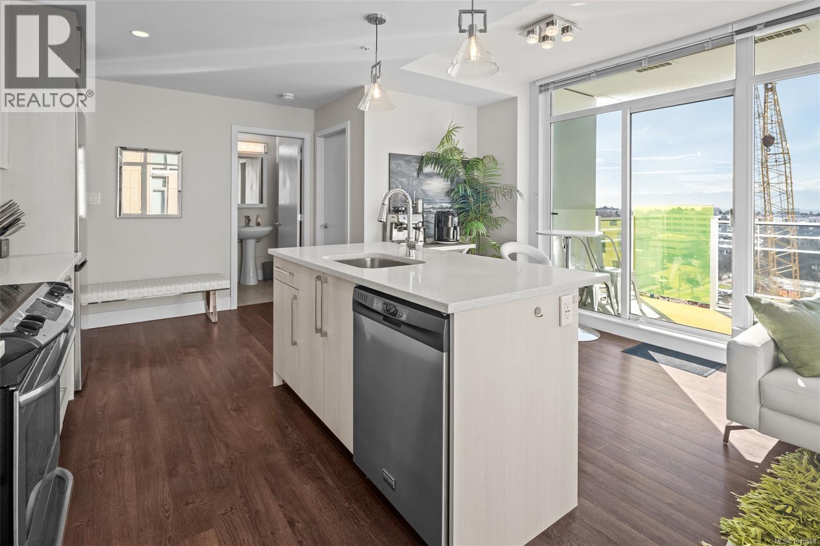 904 1090 Johnson Street, Victoria
