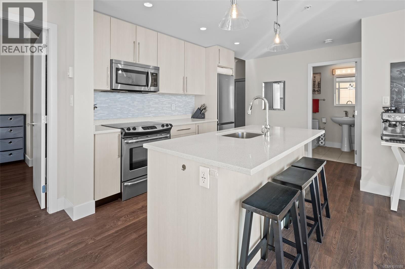 904 1090 Johnson Street, Victoria