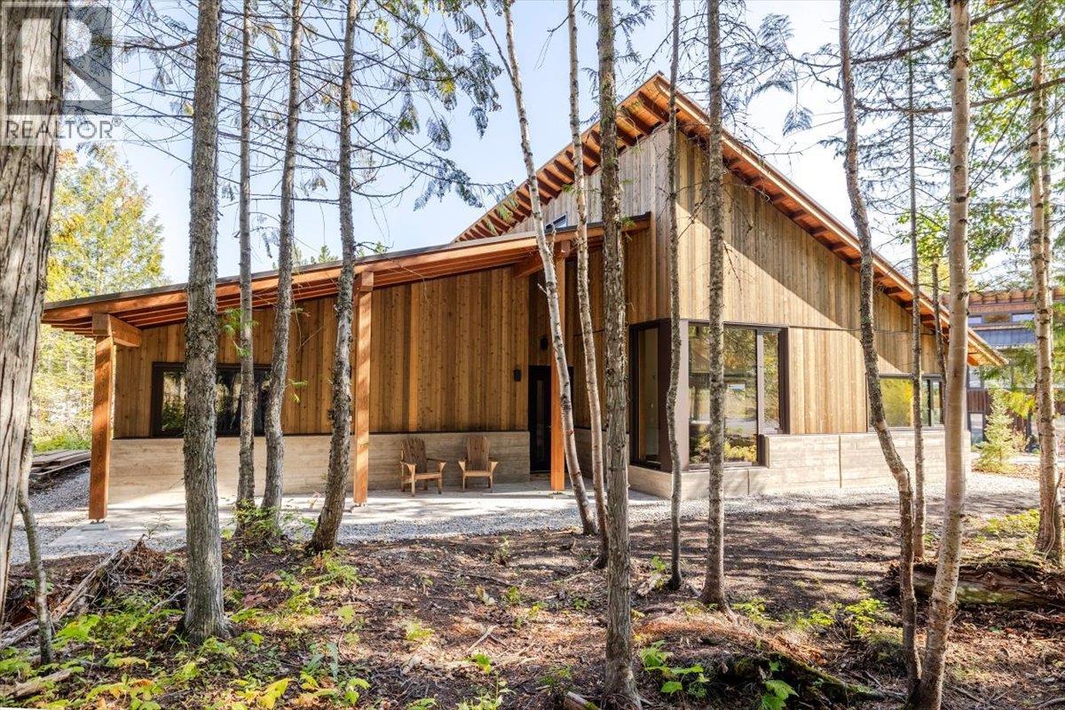5538 Currie Bowl Way, Fernie