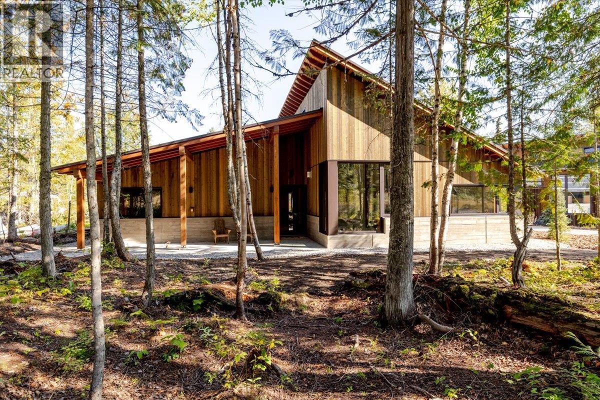 5538 Currie Bowl Way, Fernie