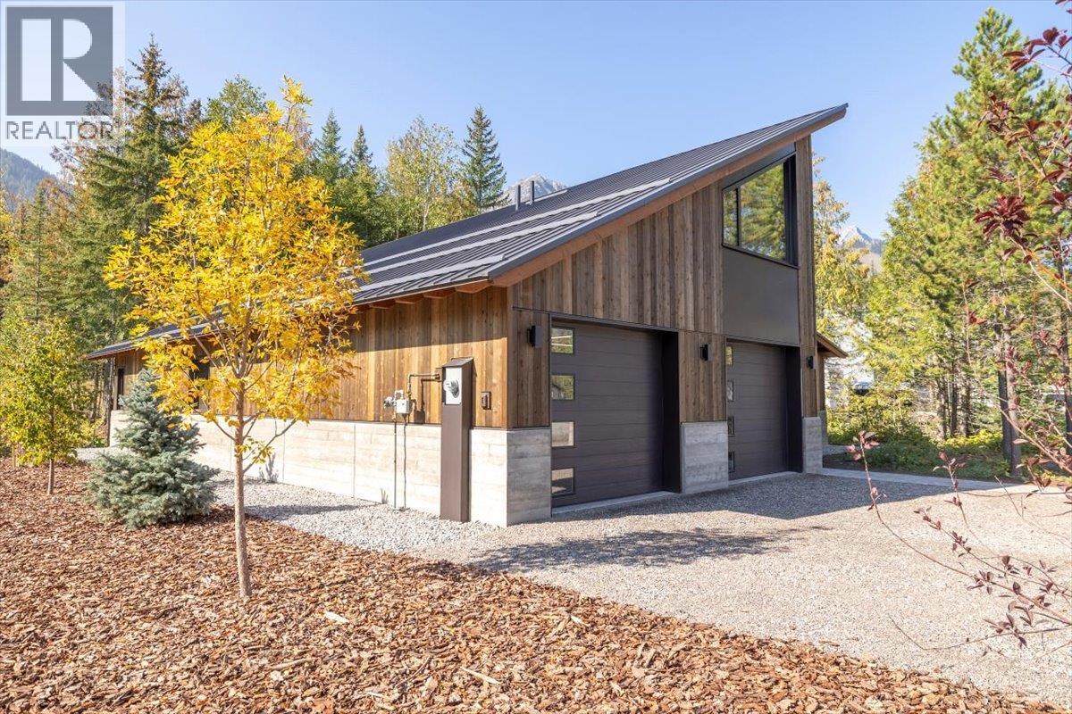 5538 Currie Bowl Way, Fernie