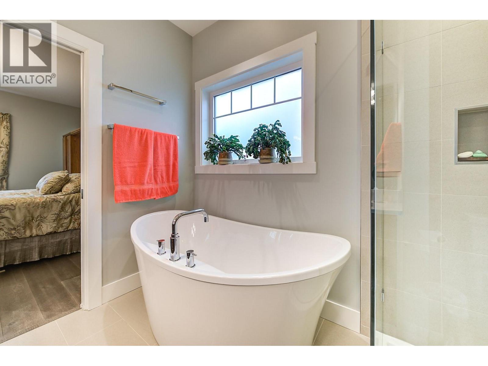 7 1940 KLO Road, Kelowna