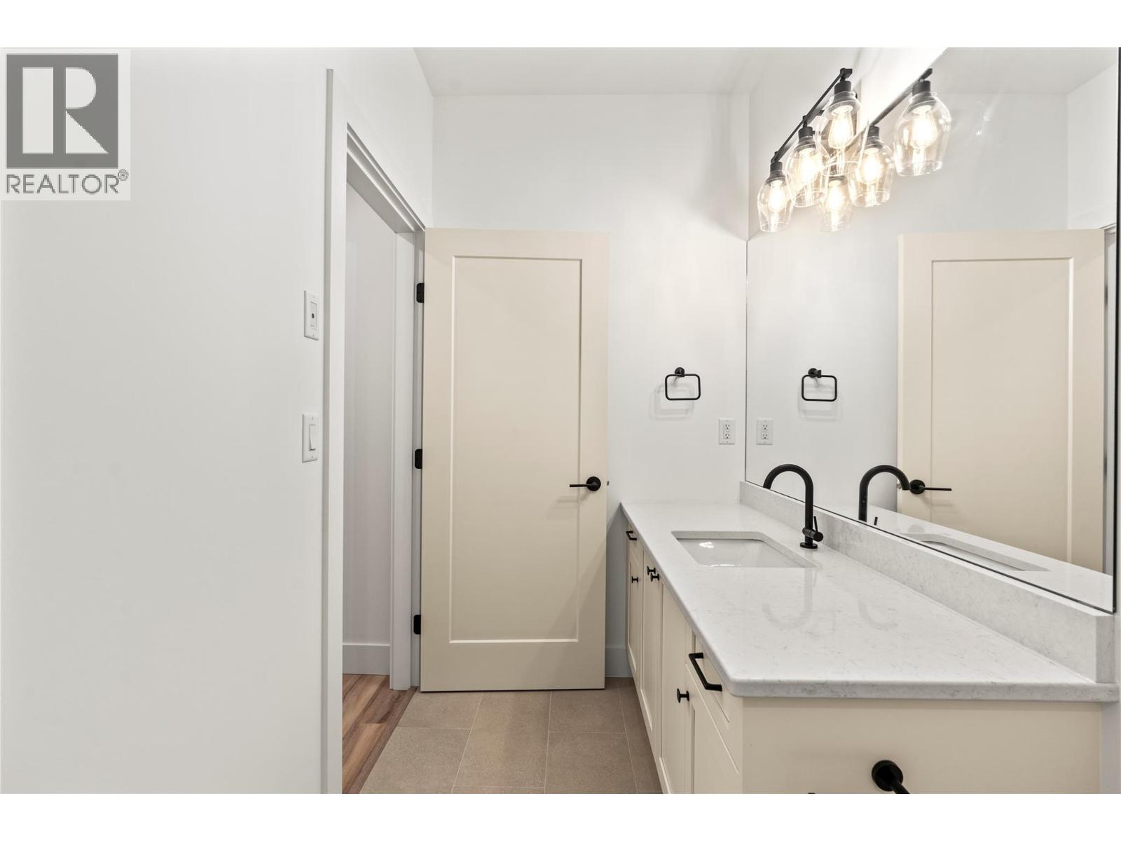  7005/7013 Manning Place, Vernon