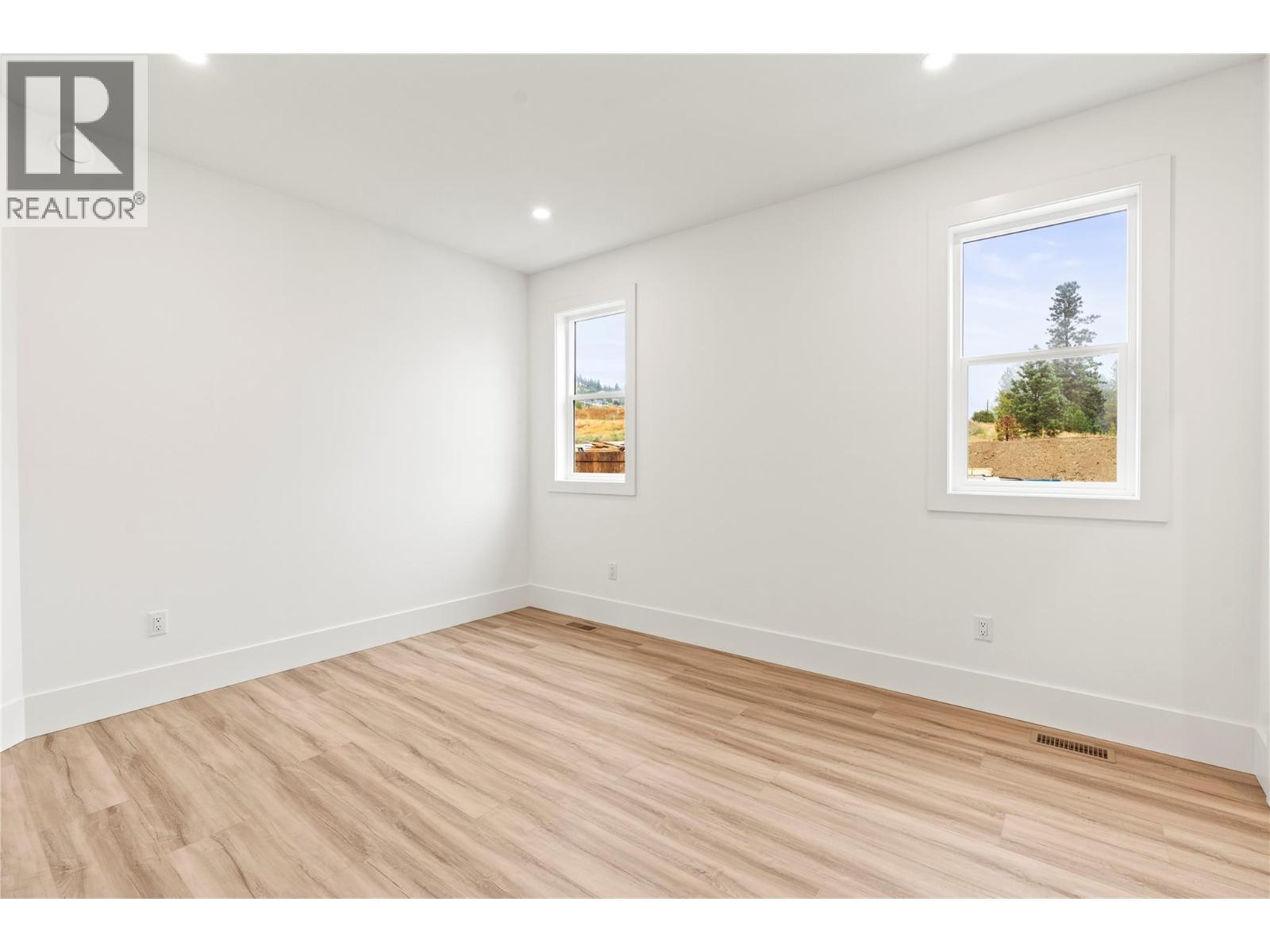  7005/7013 Manning Place, Vernon