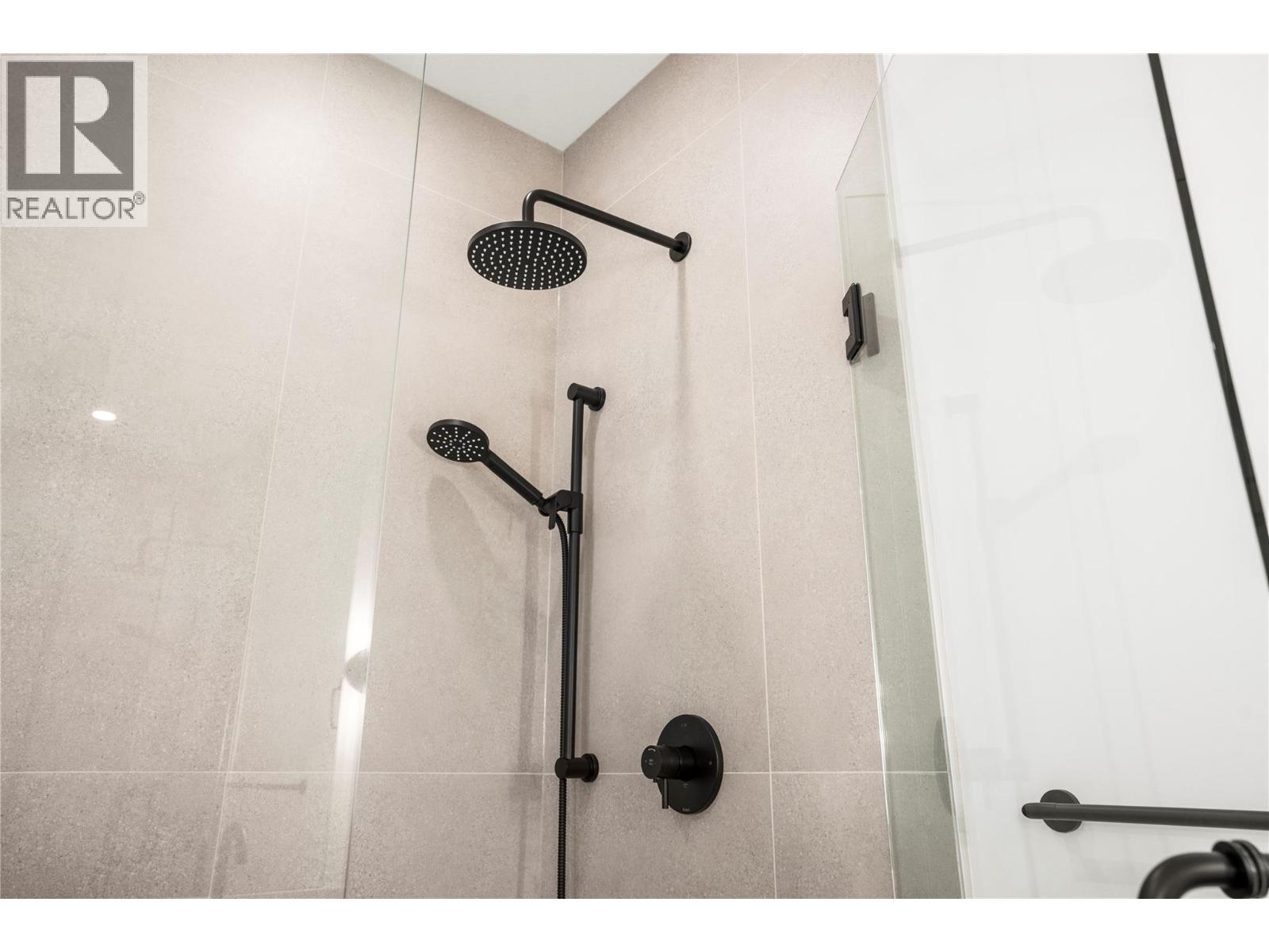  7005/7013 Manning Place, Vernon