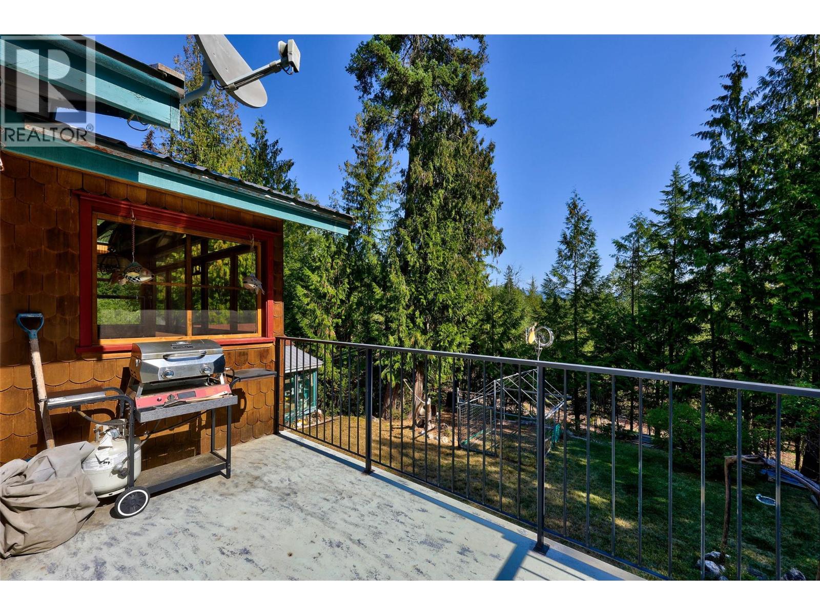7650 Mountain Drive, Anglemont