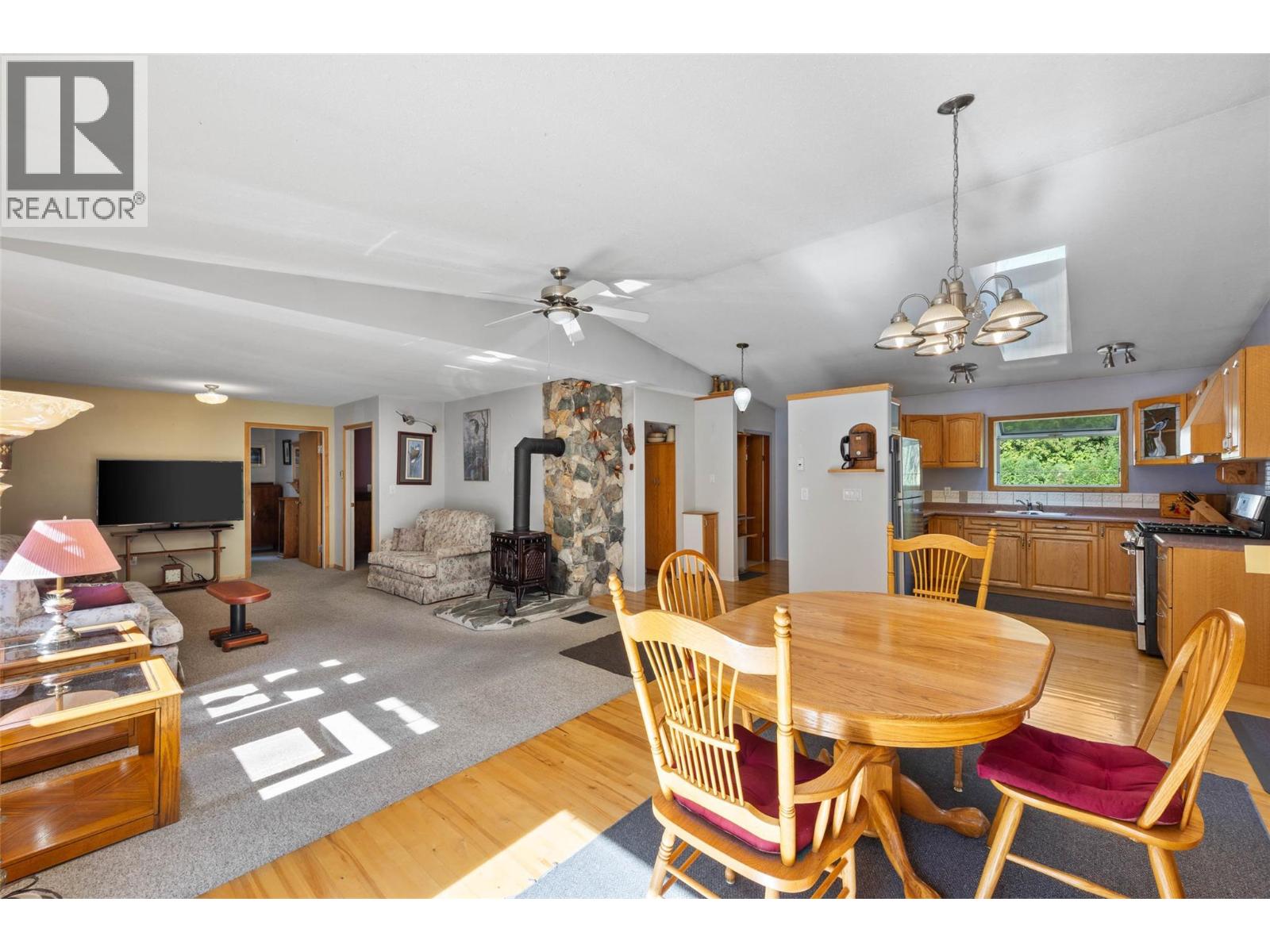 7650 Mountain Drive, Anglemont