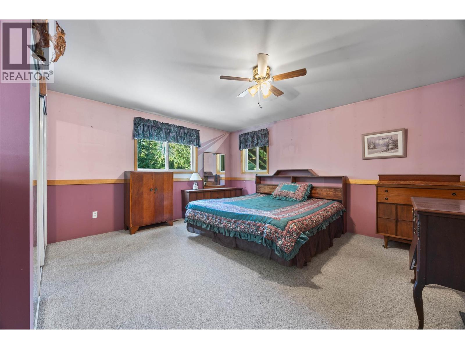 7650 Mountain Drive, Anglemont