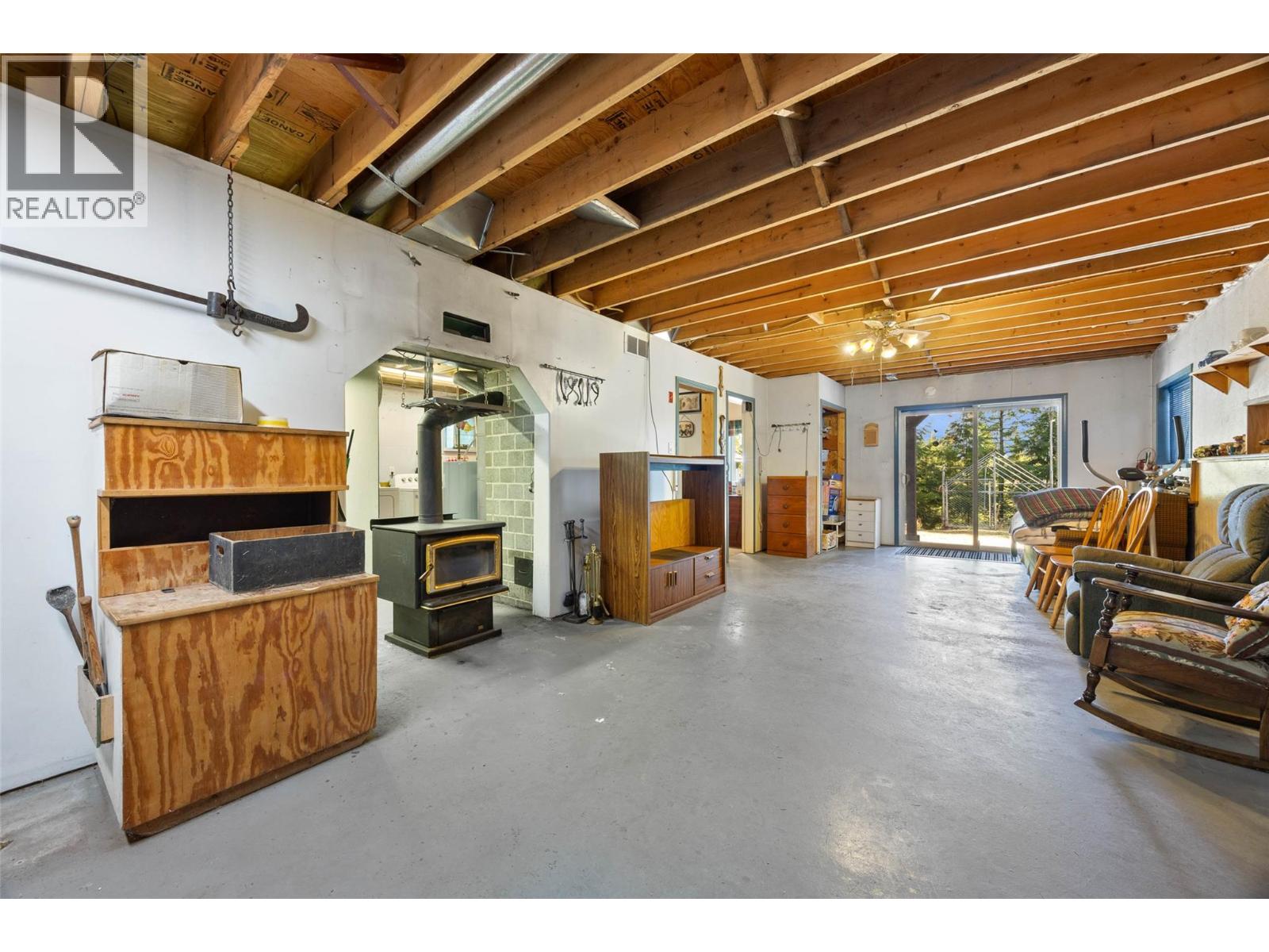 7650 Mountain Drive, Anglemont