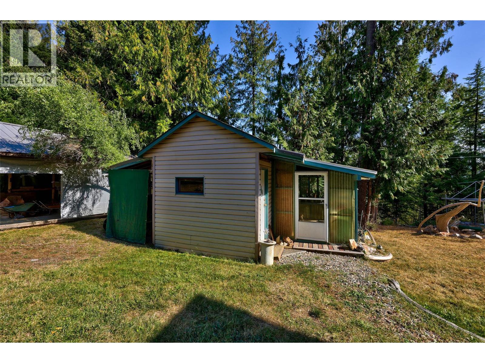 7650 Mountain Drive, Anglemont