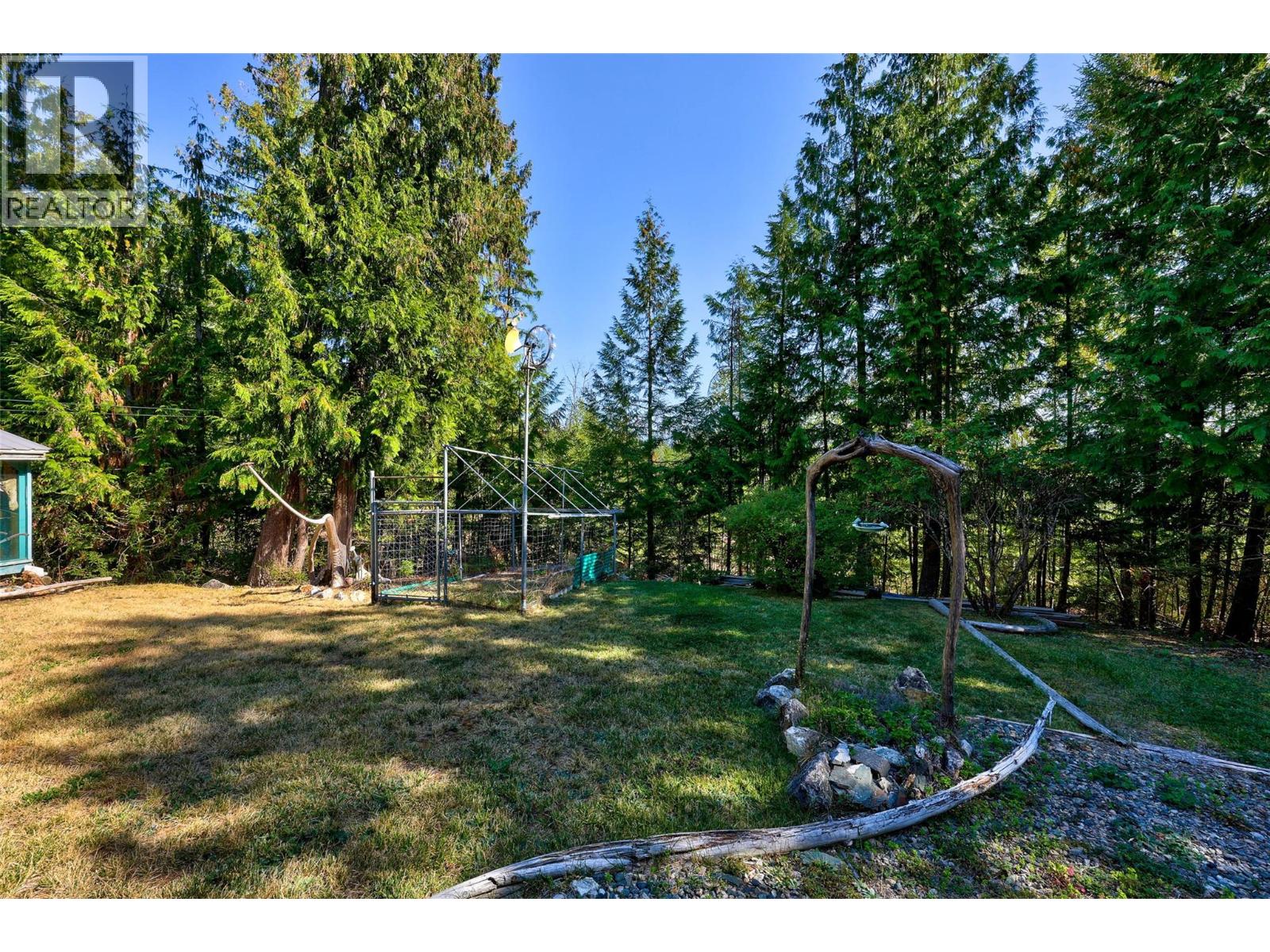 7650 Mountain Drive, Anglemont