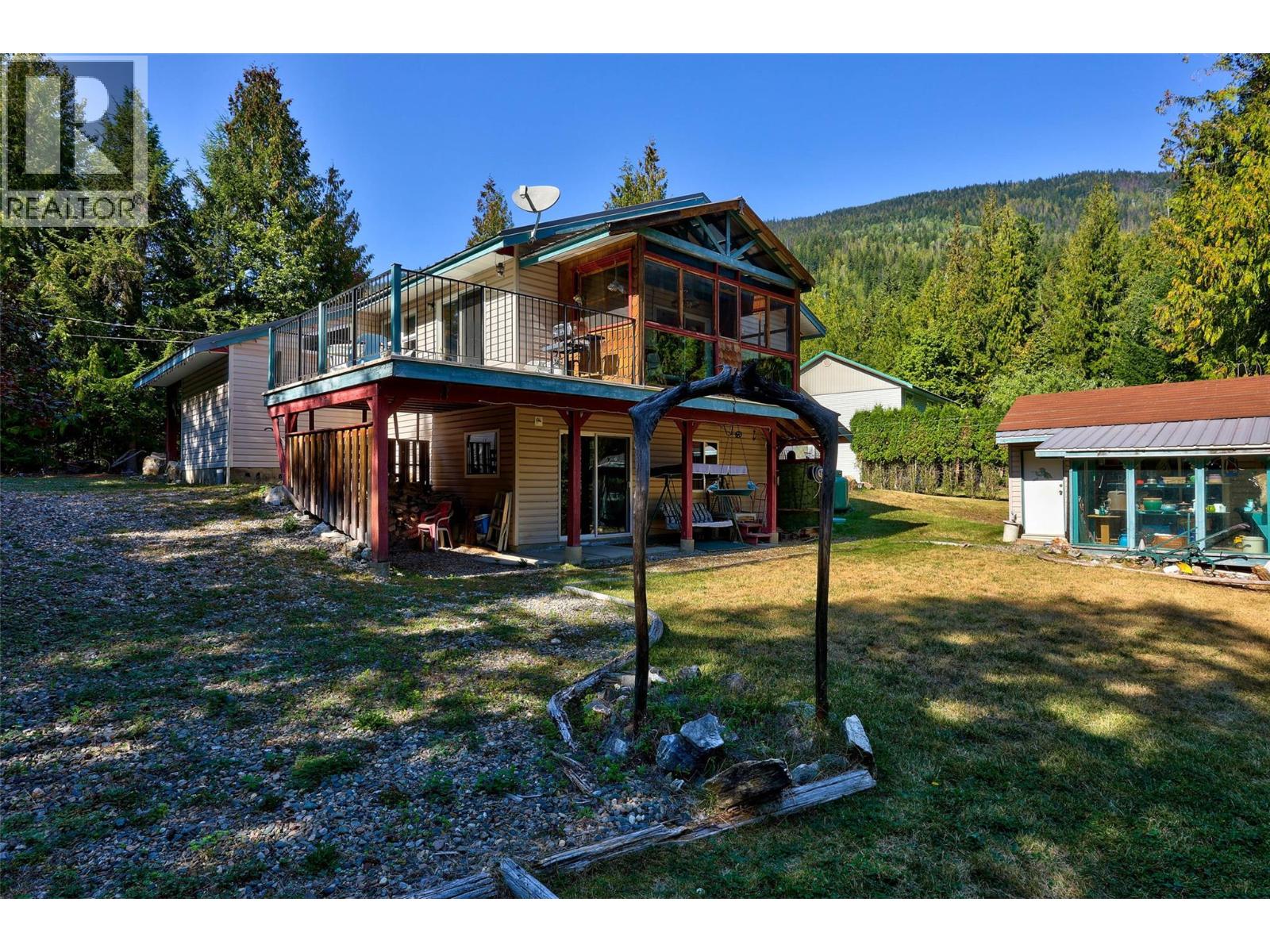 7650 Mountain Drive, Anglemont