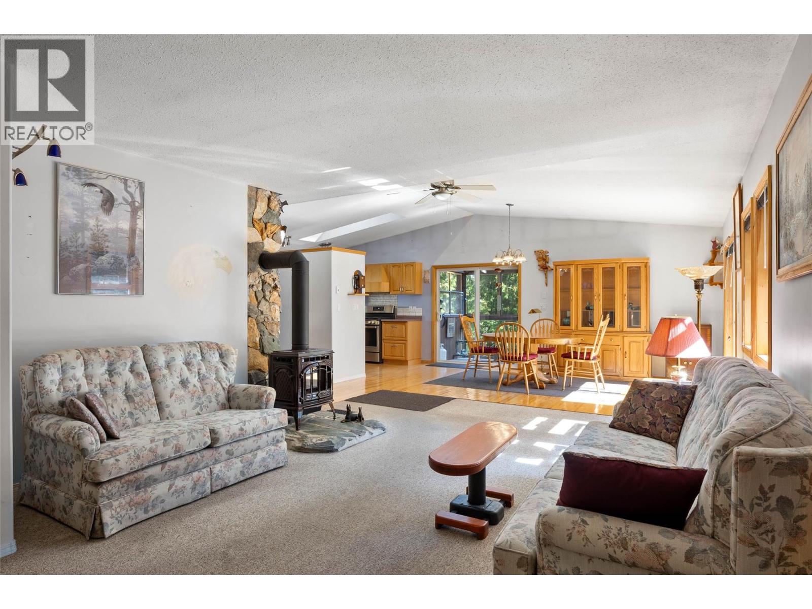 7650 Mountain Drive, Anglemont