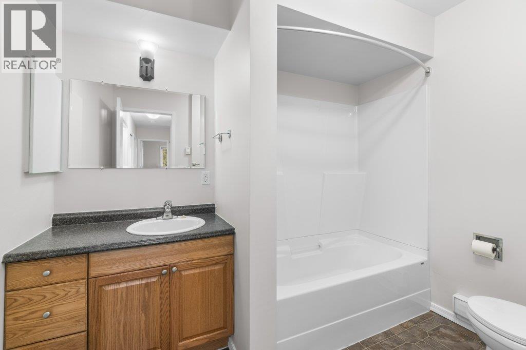  567 24 Street Northeast, Salmon Arm