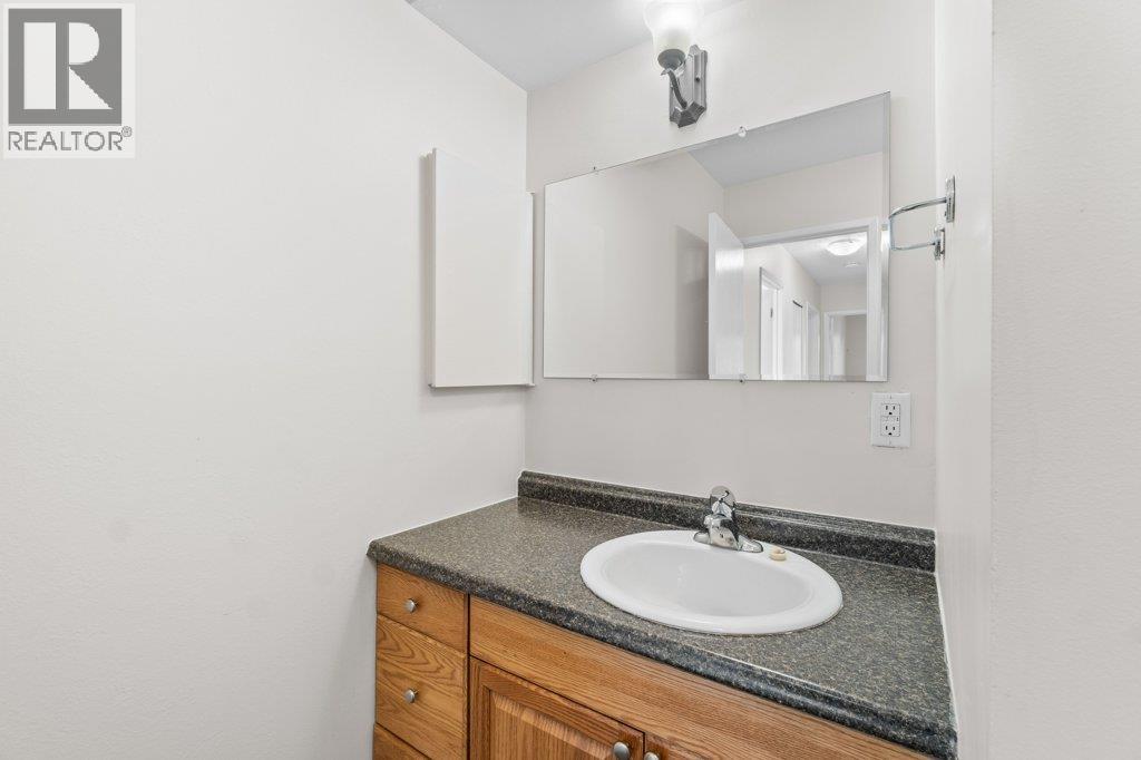  567 24 Street Northeast, Salmon Arm