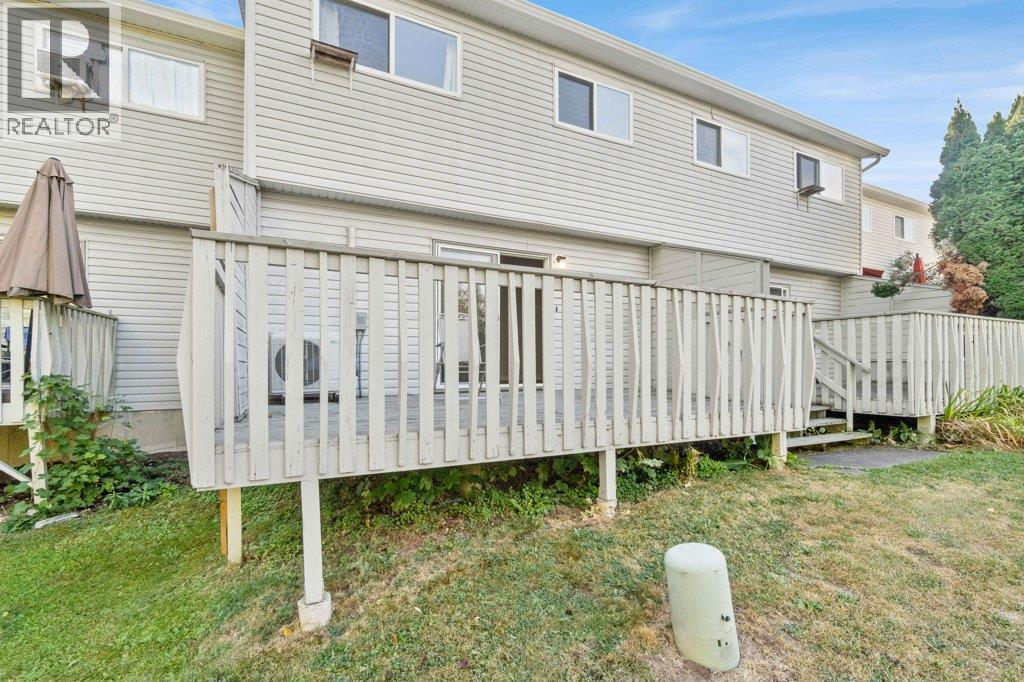  567 24 Street Northeast, Salmon Arm