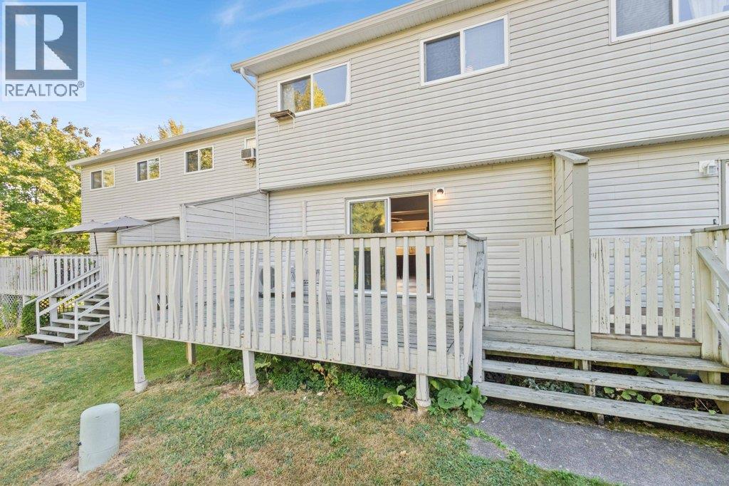  567 24 Street Northeast, Salmon Arm