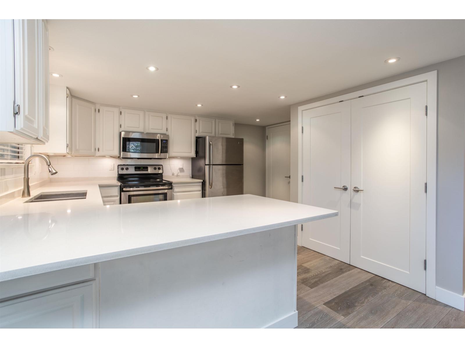 103 12743 16 AVENUE, Surrey