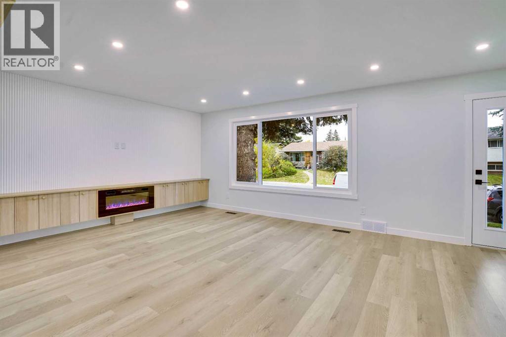 Single Family House 3 Level for Sale in  Allandale Close SE Acadia Calgary 