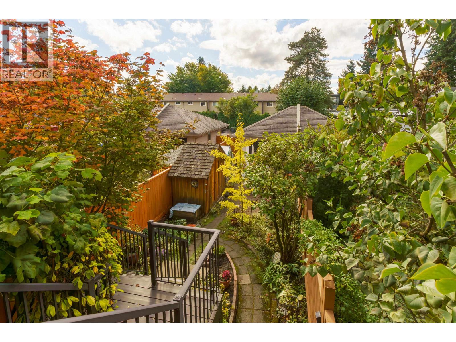 2018 FRASER AVENUE, Port Coquitlam