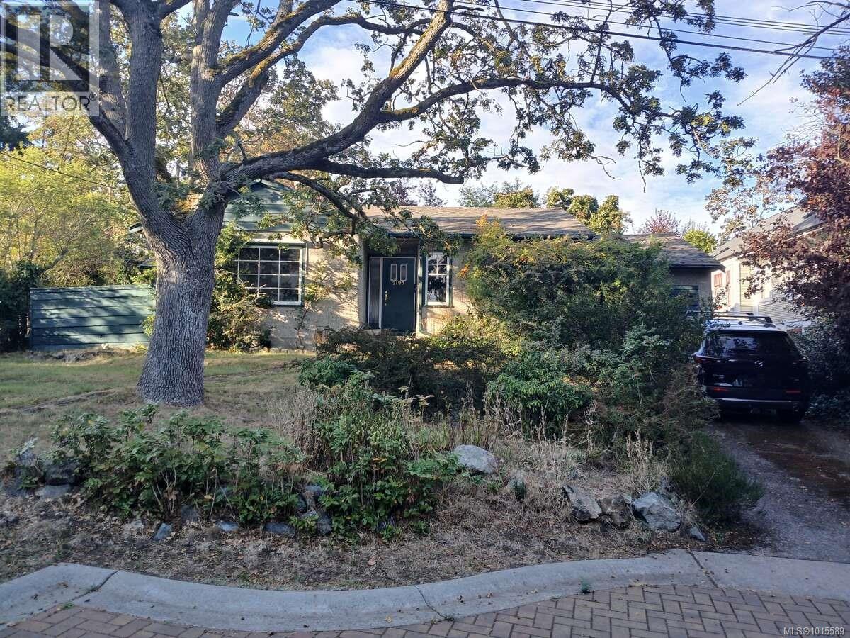 2120 Byron St, Oak Bay