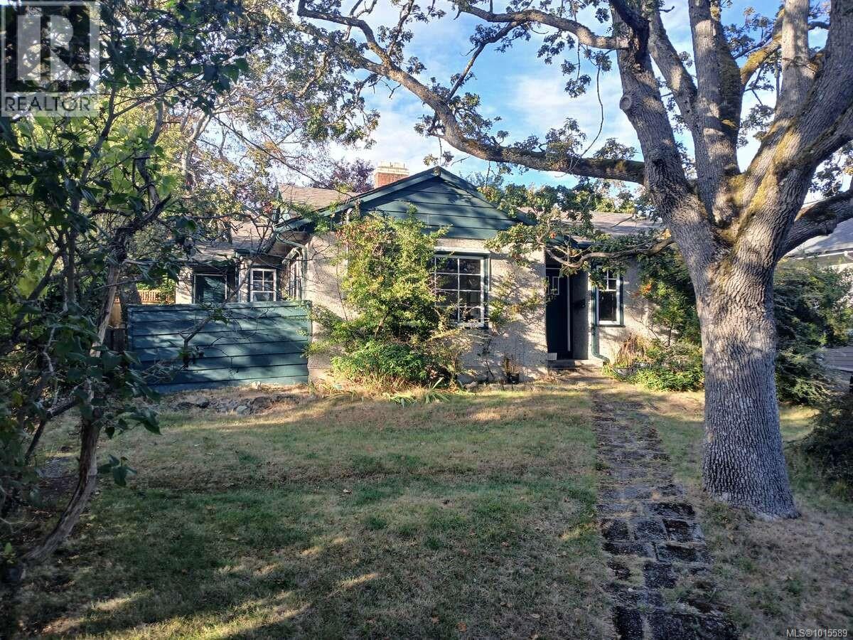 2120 Byron St, Oak Bay