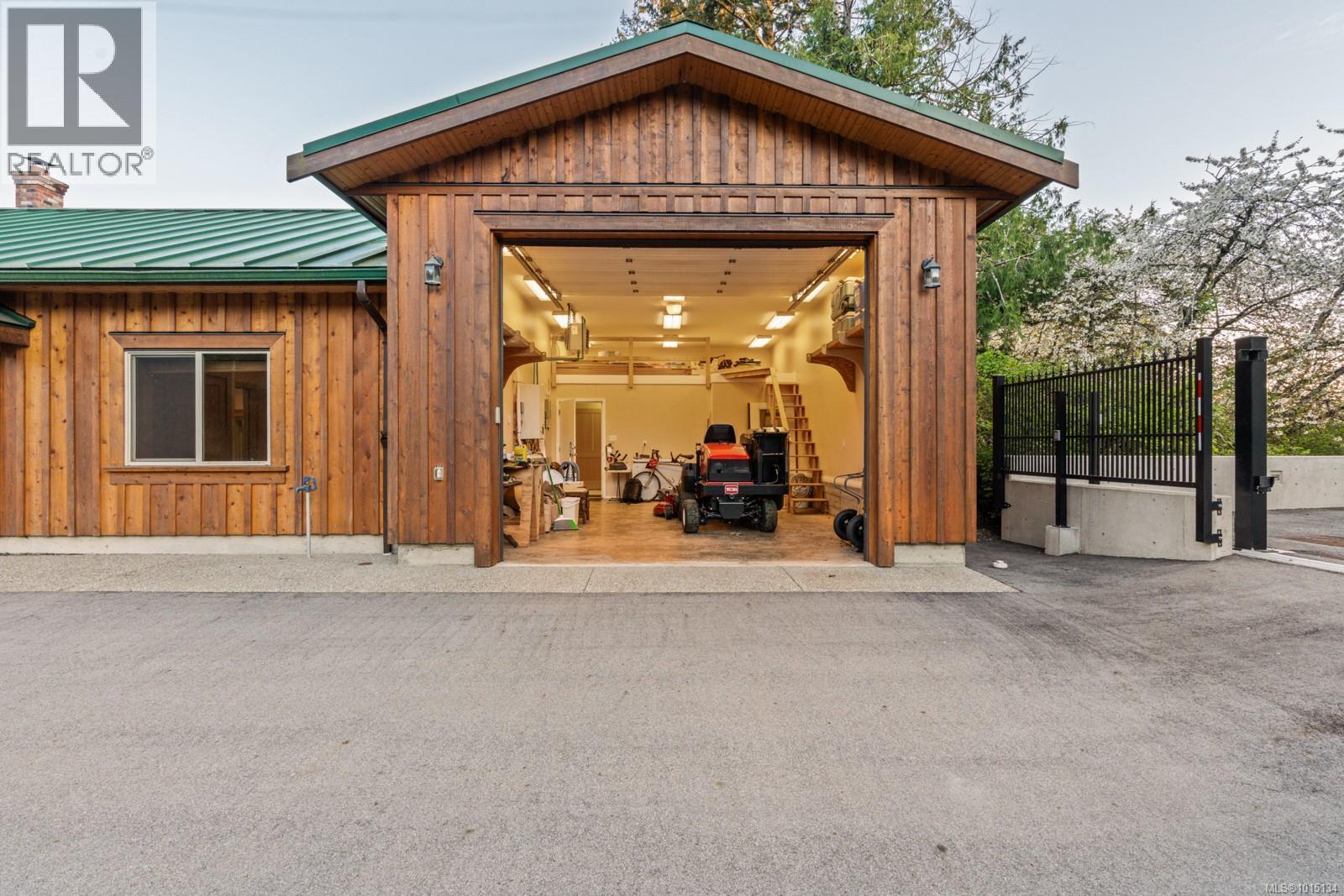  5583 Medberry Close, Sooke