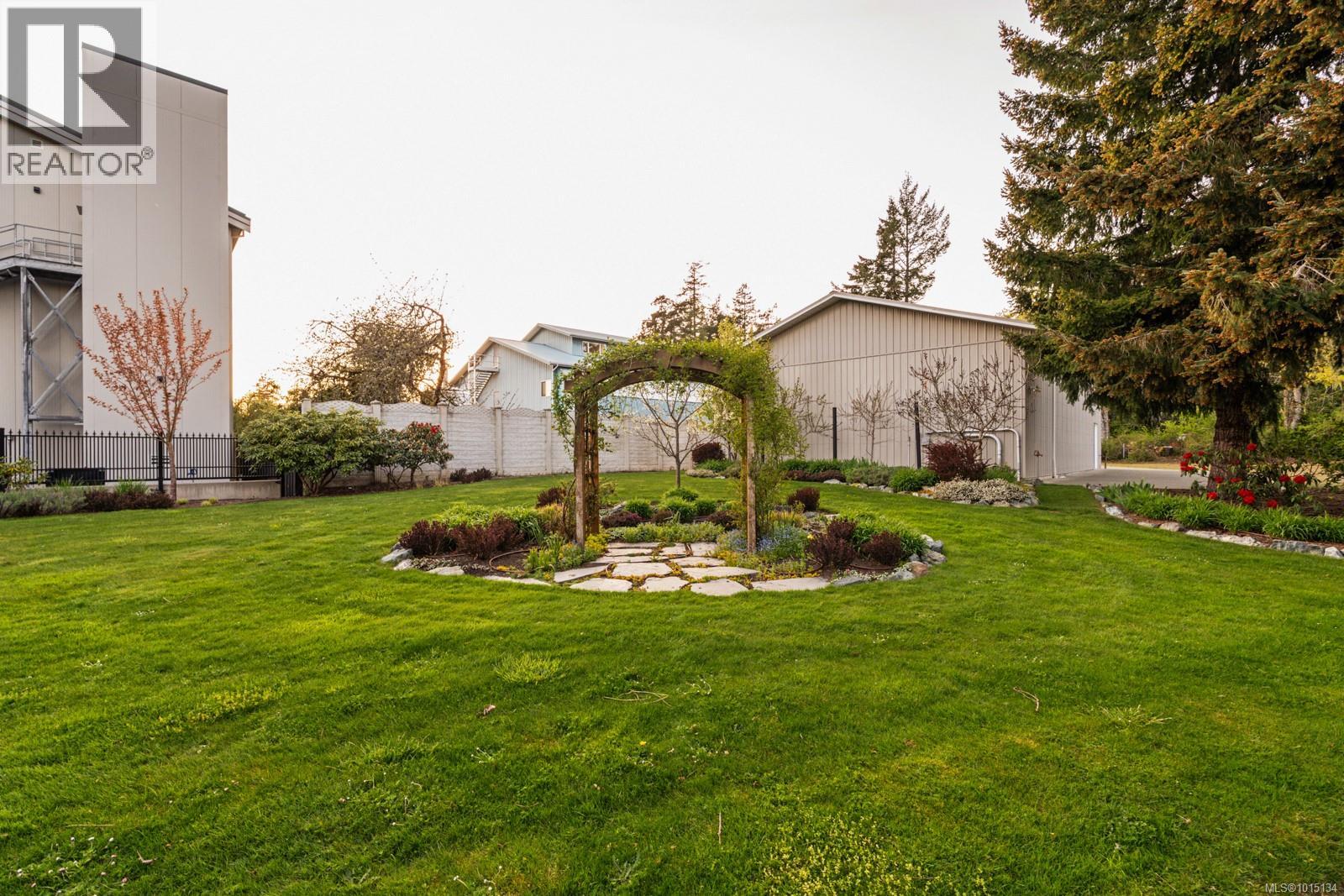  5583 Medberry Close, Sooke