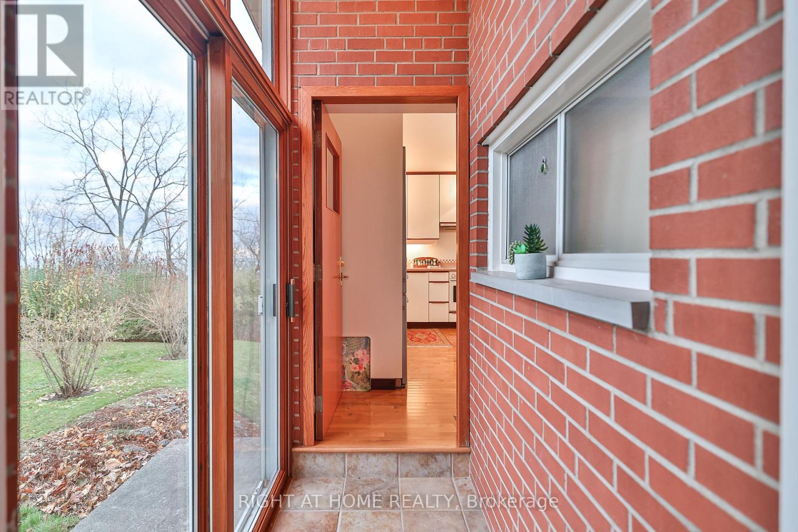 59 HILL CRESCENT - 13