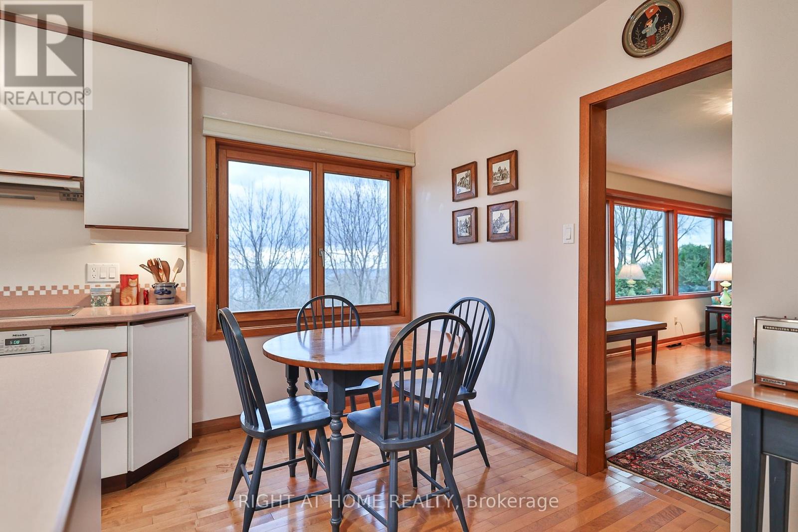 59 HILL CRESCENT - 19
