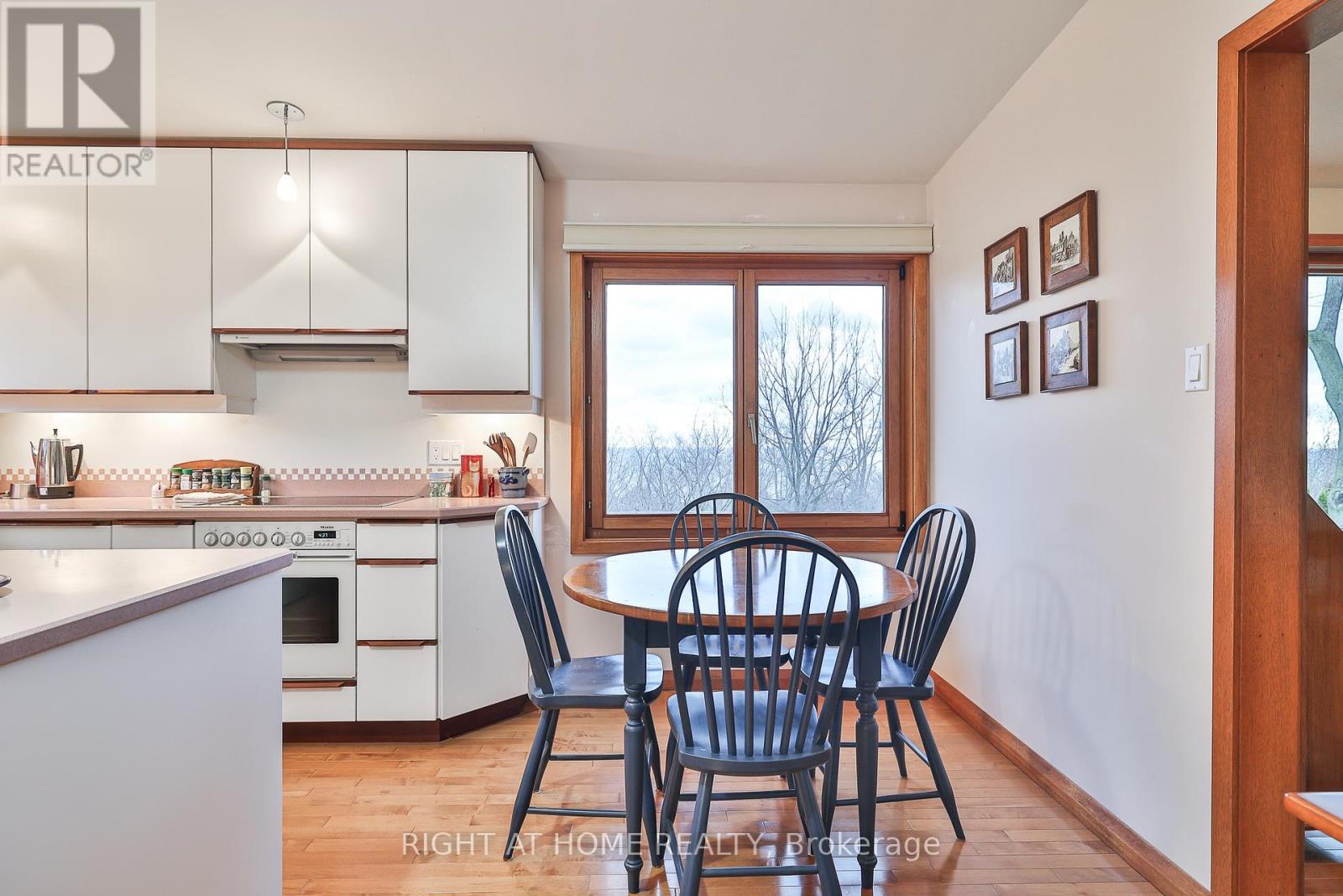59 HILL CRESCENT - 20