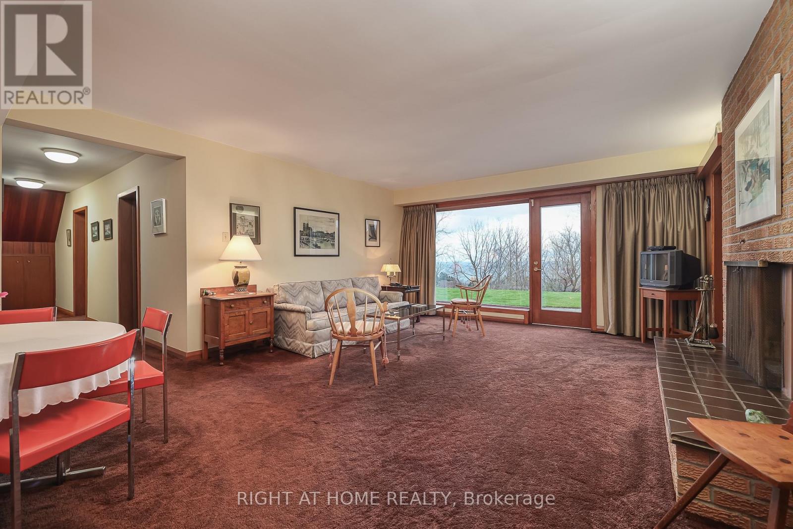 59 HILL CRESCENT - 39