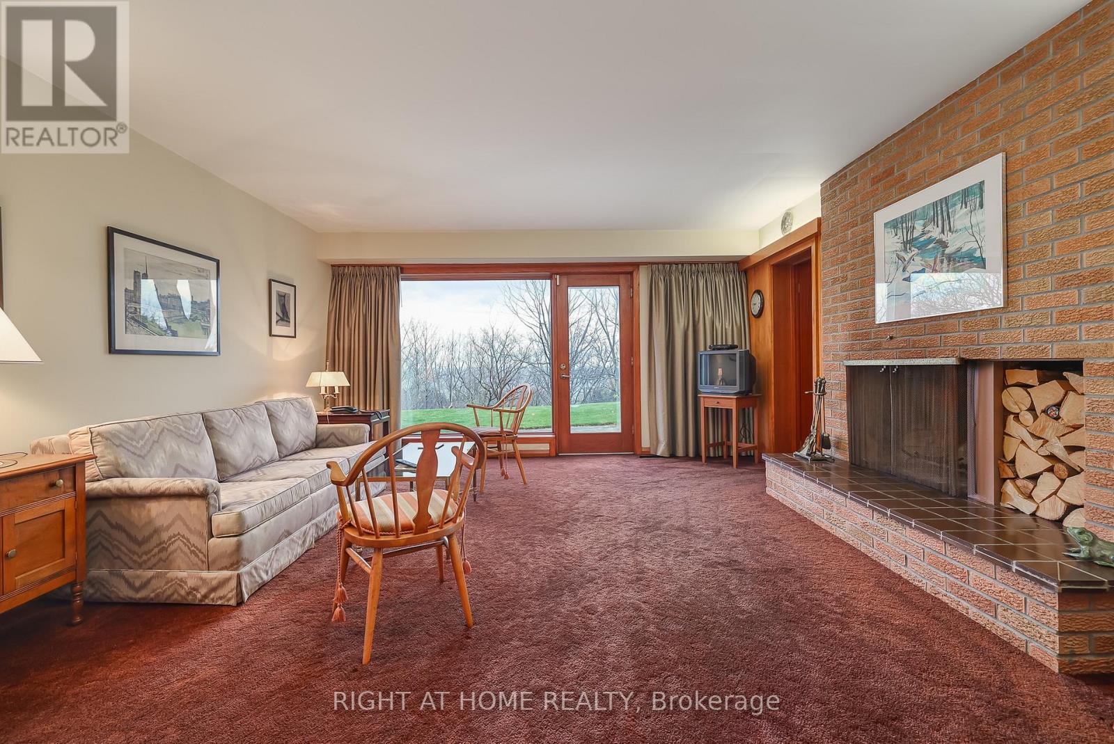 59 HILL CRESCENT - 40
