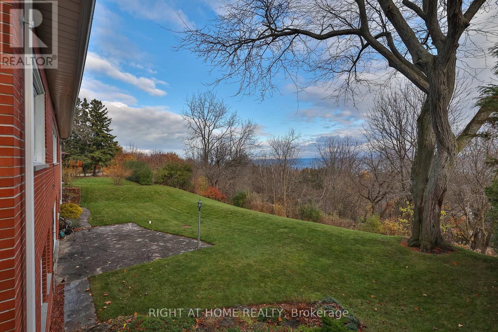 59 HILL CRESCENT - 50