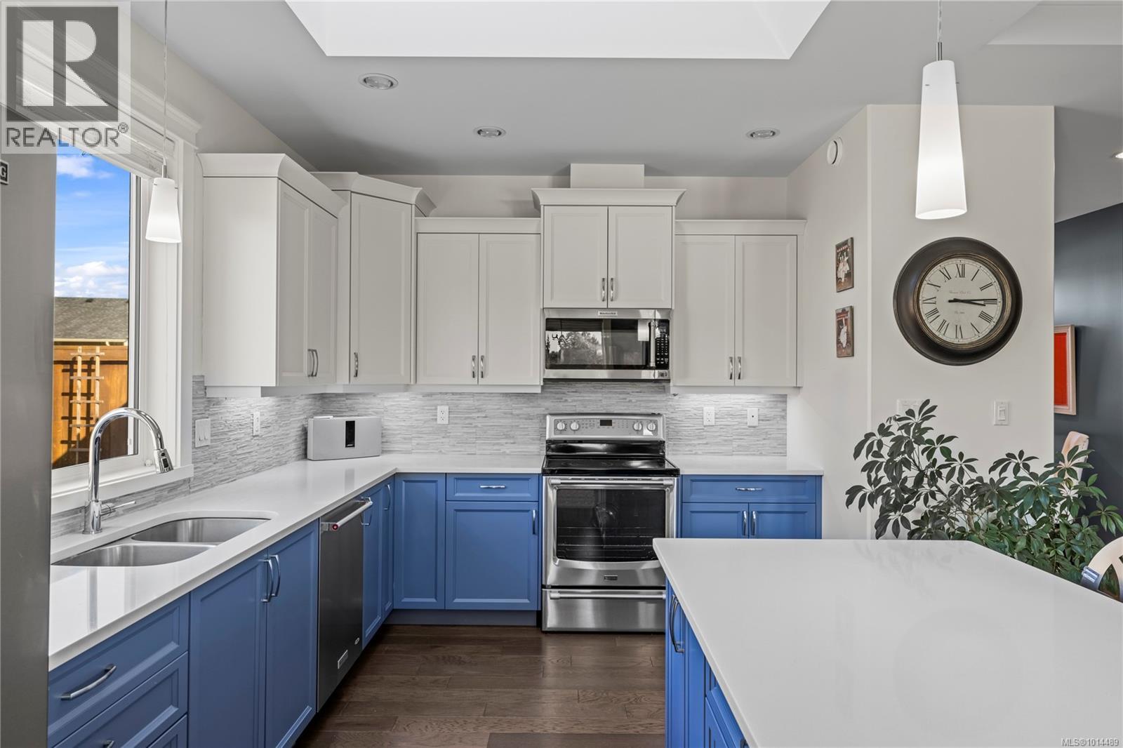 527 Ridgefield Dr, Parksville