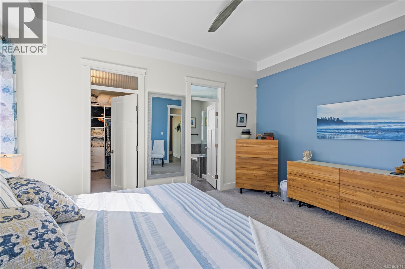 527 Ridgefield Dr, Parksville