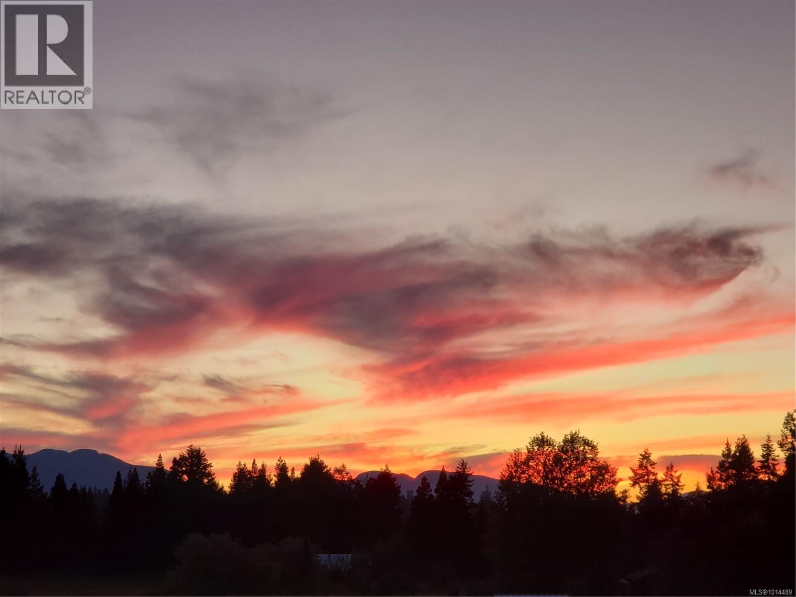 527 Ridgefield Dr, Parksville