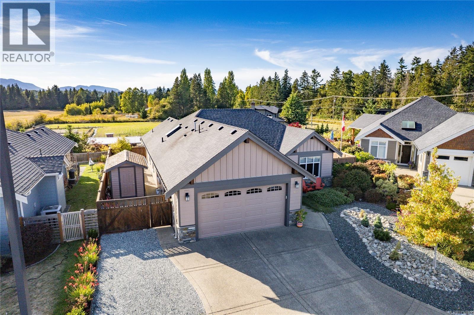 527 Ridgefield Dr, Parksville