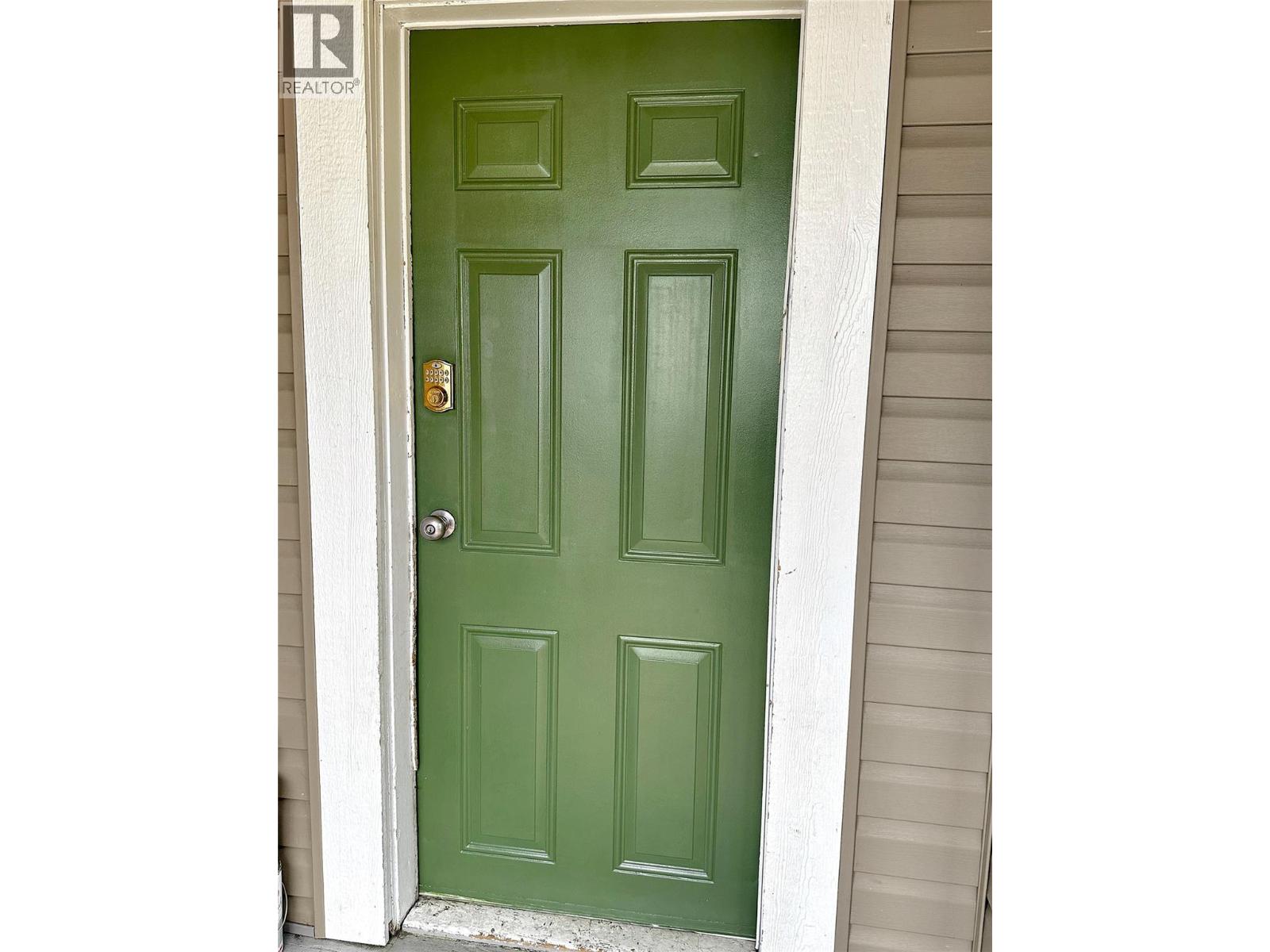 569 Auburn Crescent, Princeton