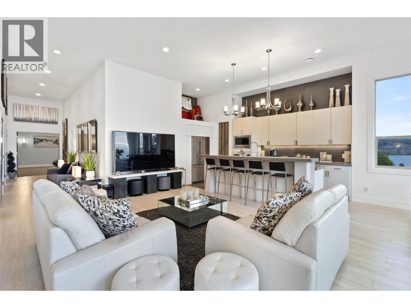  1955 Bayview Court, West Kelowna