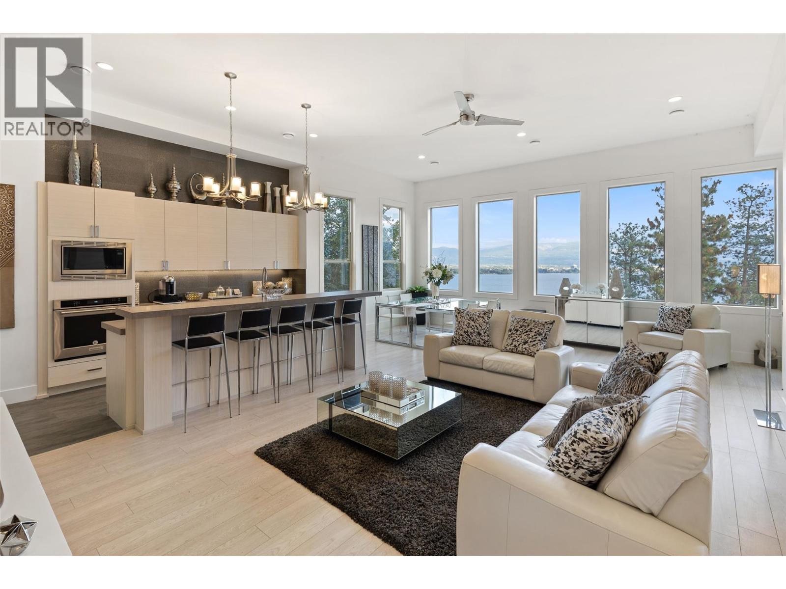  1955 Bayview Court, West Kelowna
