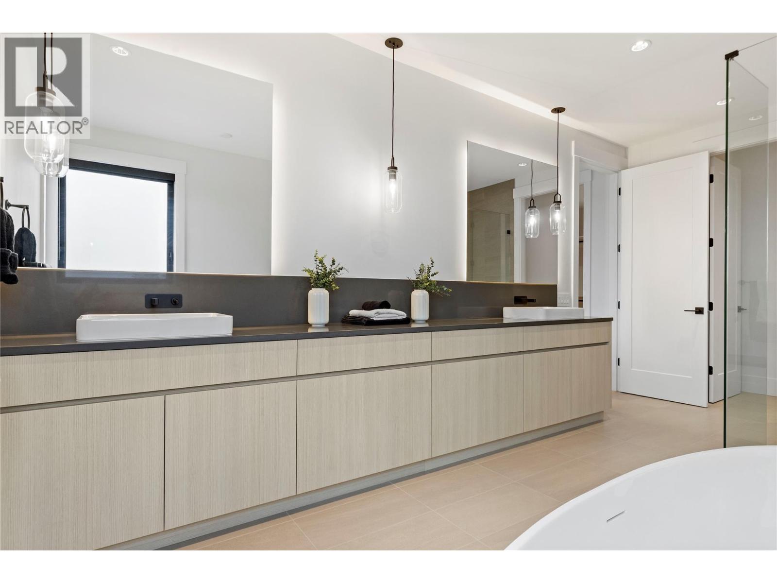  1587 Malbec Place, West Kelowna