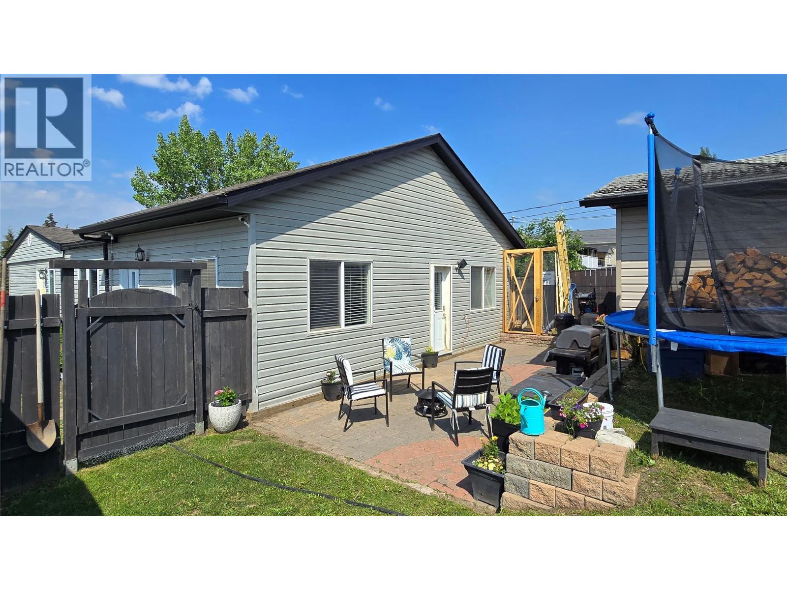 9720 9 Street, Dawson Creek