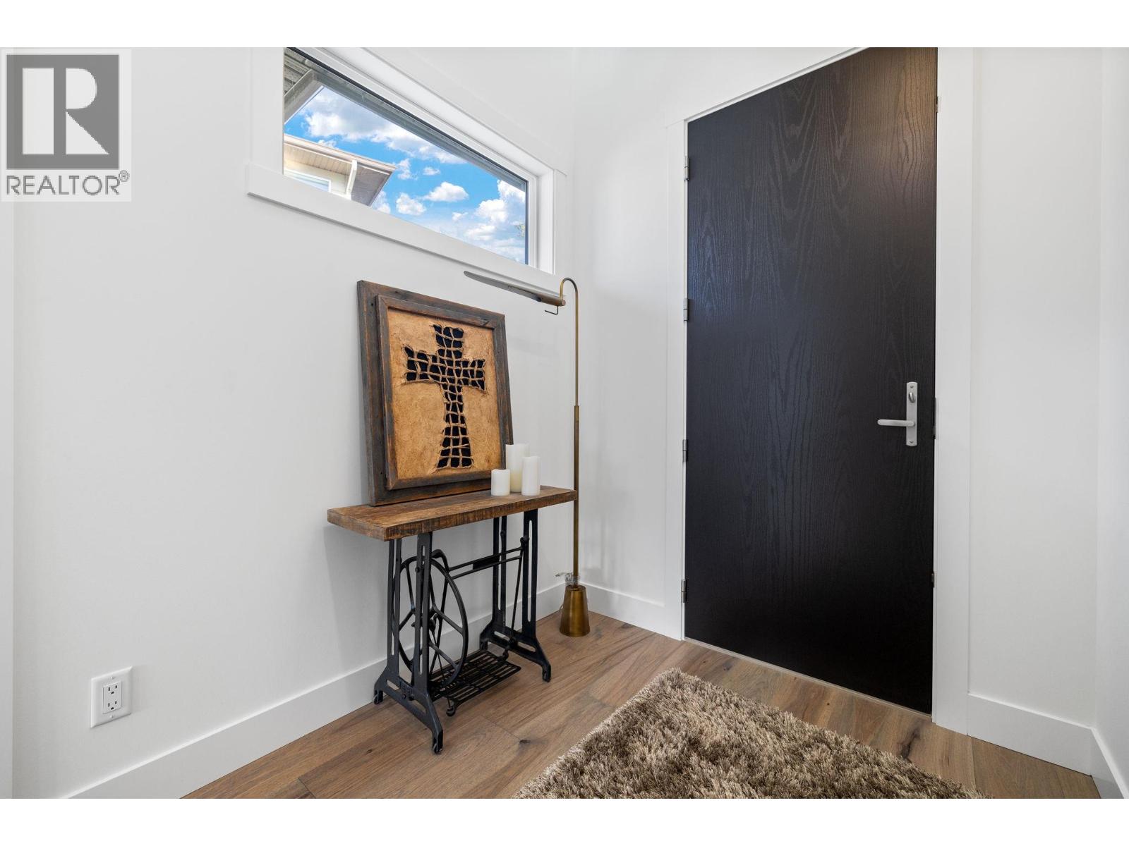  1474 Summer Crescent, Kelowna