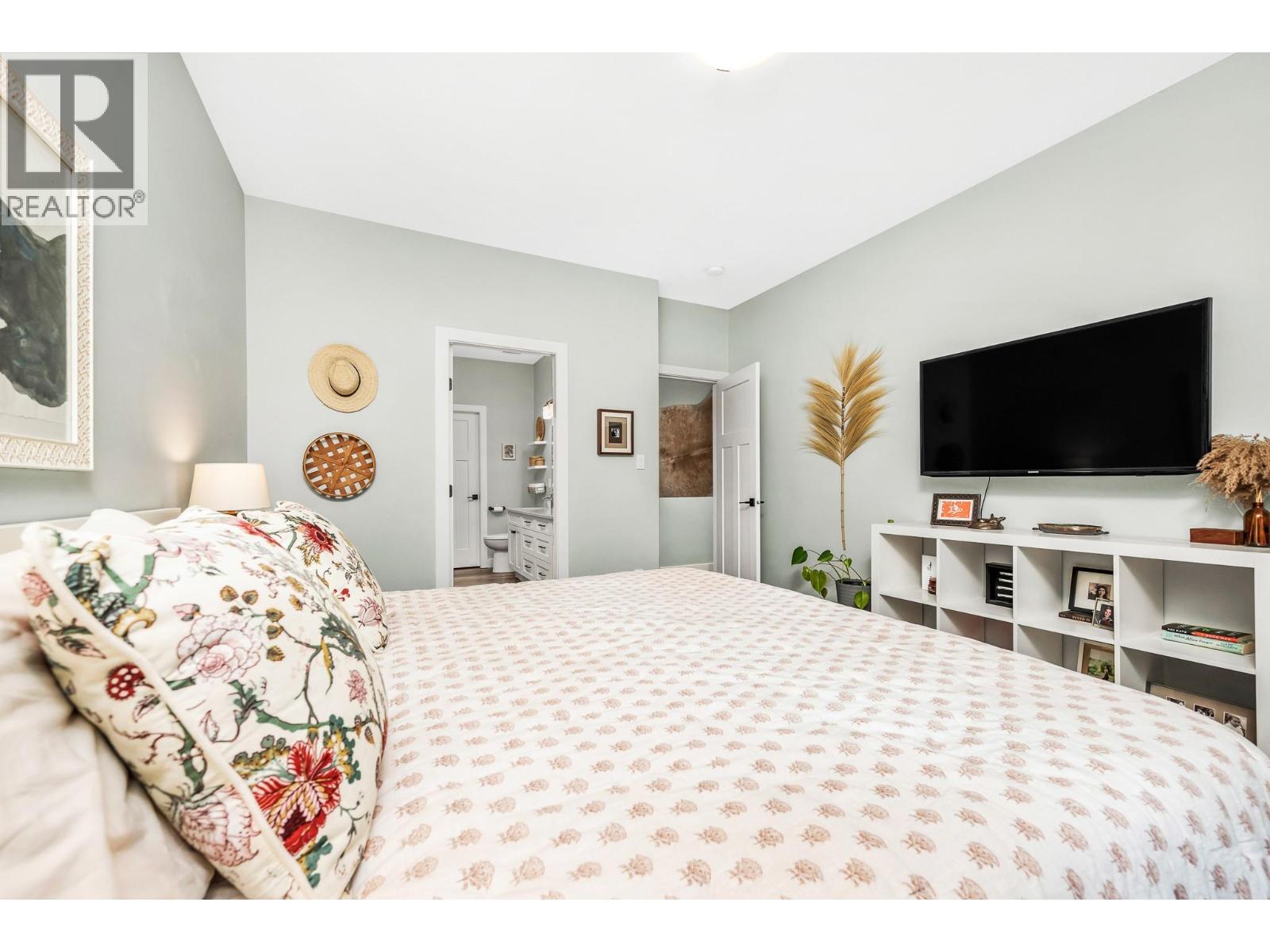  2741 Golf Course Drive, Blind Bay